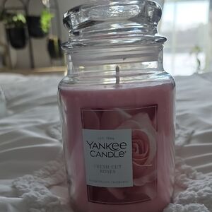Yankee Candle Fresh Cut Roses in Pink